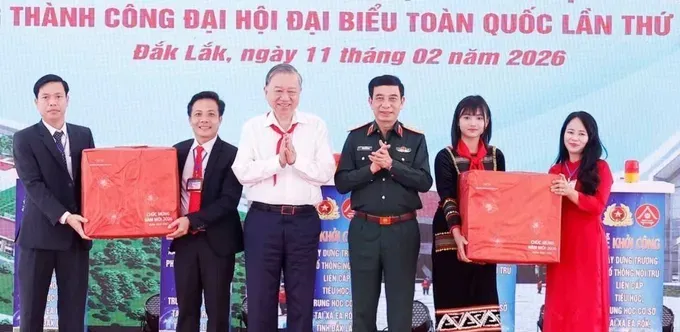 tong-bi-thu-du-khoi-cong-truong-ptnt-lien-cap-tieu-hoc-thcs-xa-ea-rok-dak-lak-1102-10-9653-1418.jpg (1)